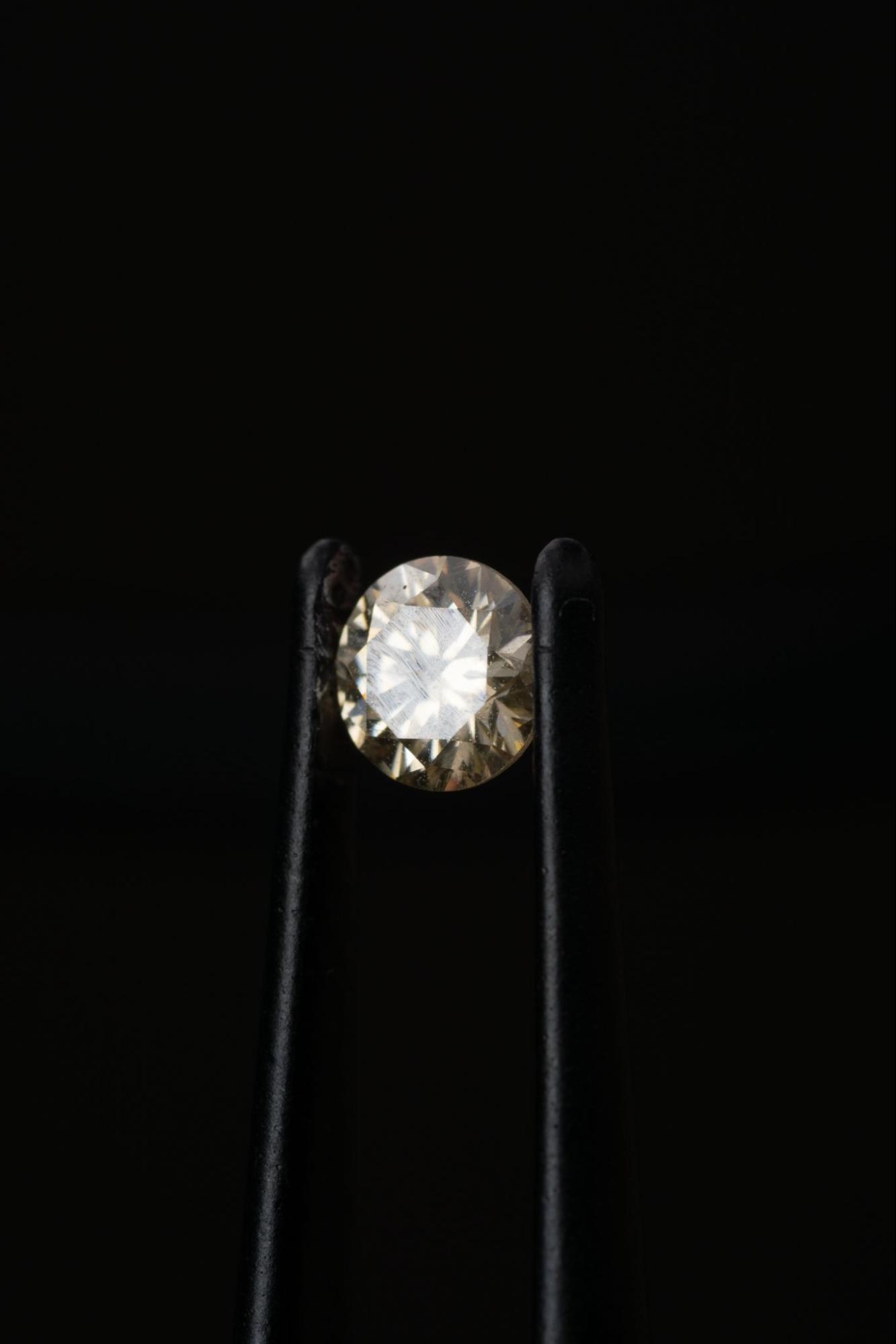 Как отличить бриллиант от муассанита?
